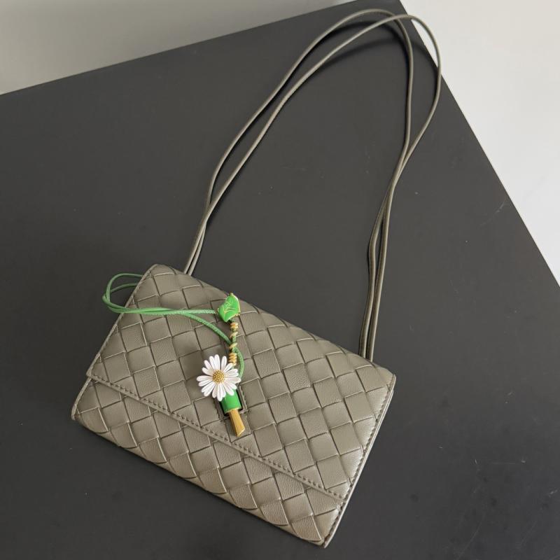 Bottega Veneta Andiamo Daisy Pouch Cypress 838870
