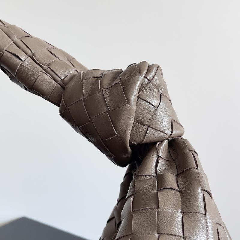 Bottega Veneta Jodie Pinecone 600261