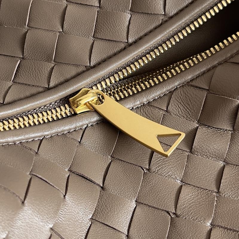 Bottega Veneta Jodie Pinecone 600261