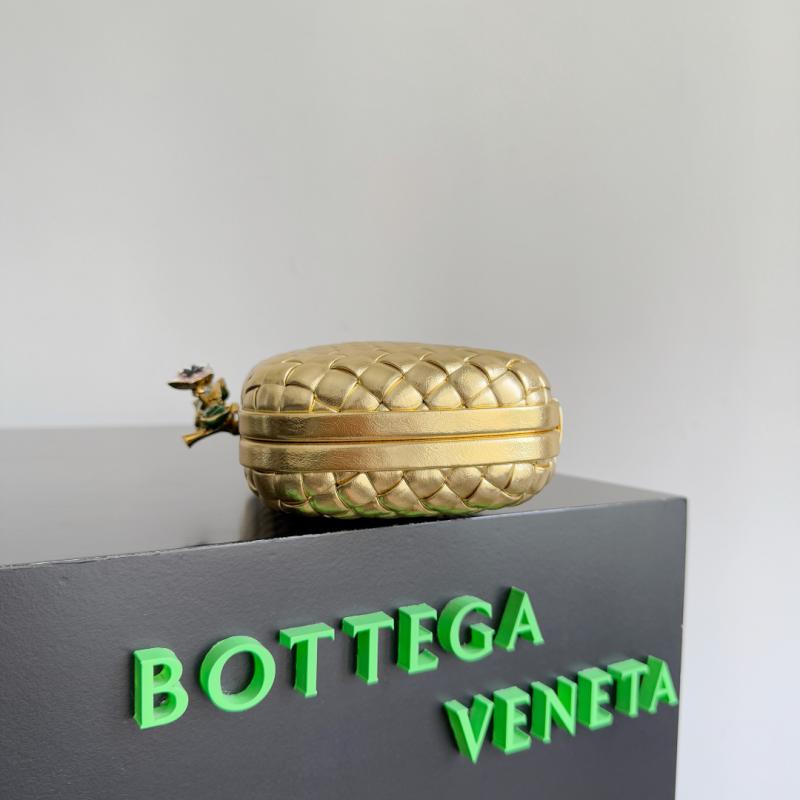 Bottega Veneta Knot Gold 826183