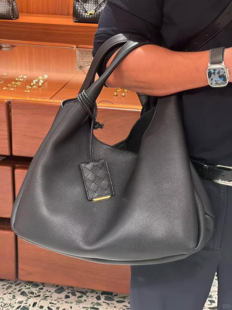 Bottega Veneta Large Campana Black 844251