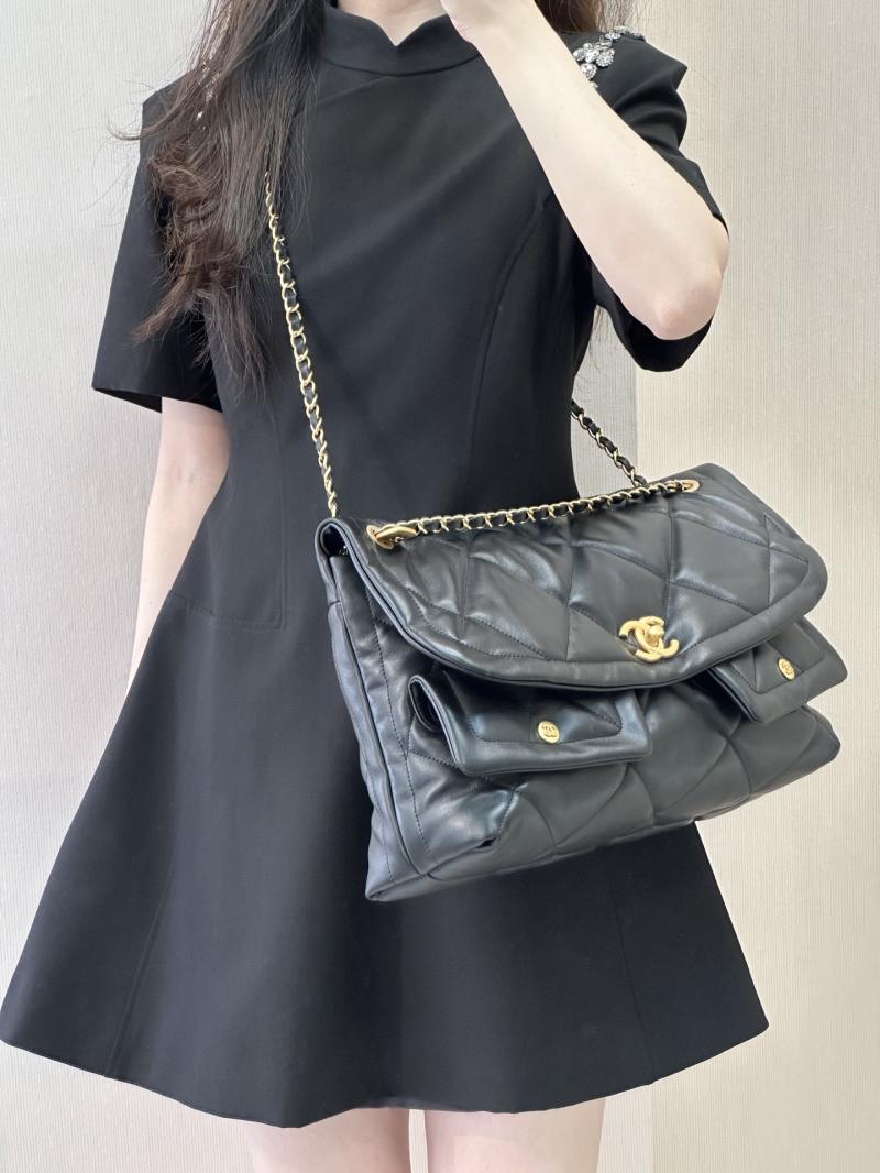 Chanel Lambskin Maxi Flap Bag Black AS5727