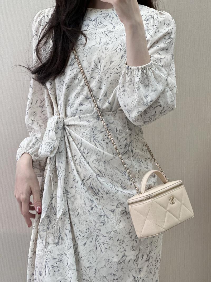 Chanel Long Vanity With Chain Beige AP4933