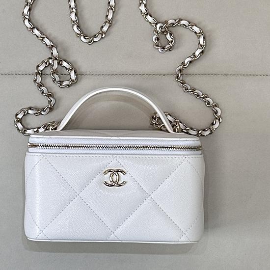 Chanel Long Vanity With Chain White AP4933