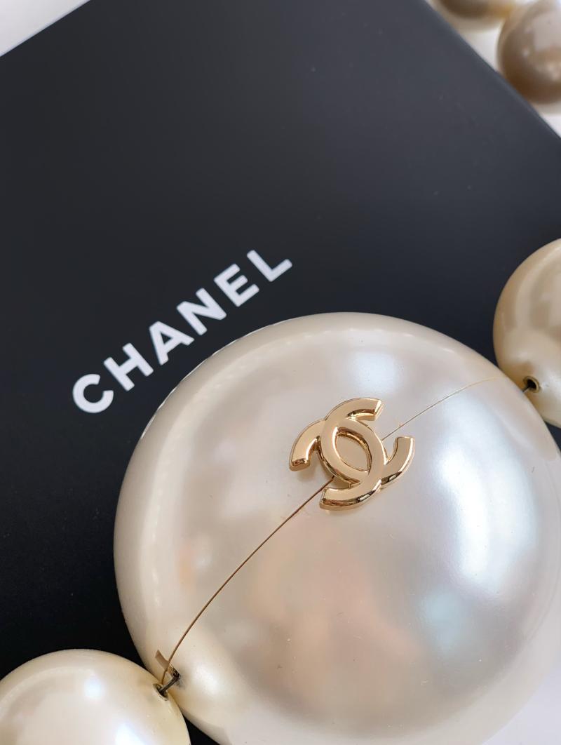 Chanel Pearl Necklace Minaudiere AS5860