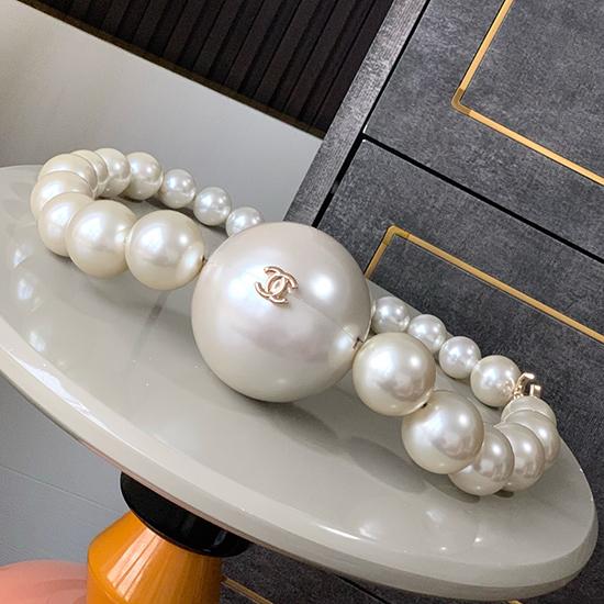 Chanel Pearl Necklace Minaudiere AS5860
