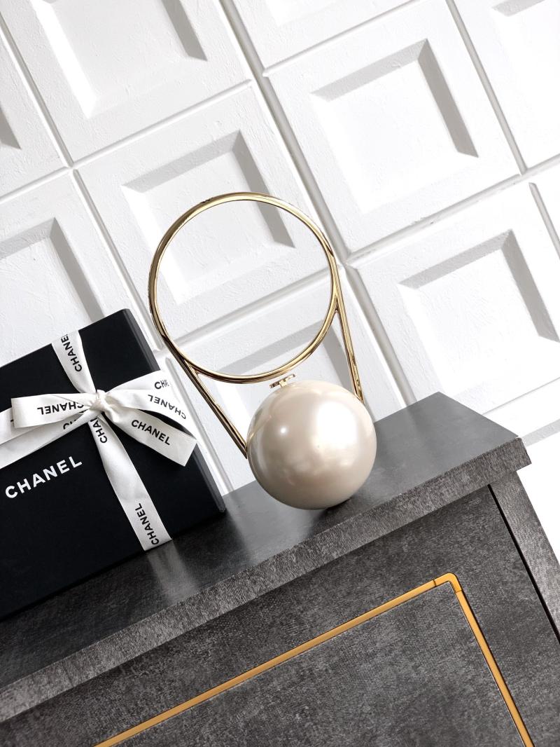 Chanel Pearl Ring Minaudiere AS5706