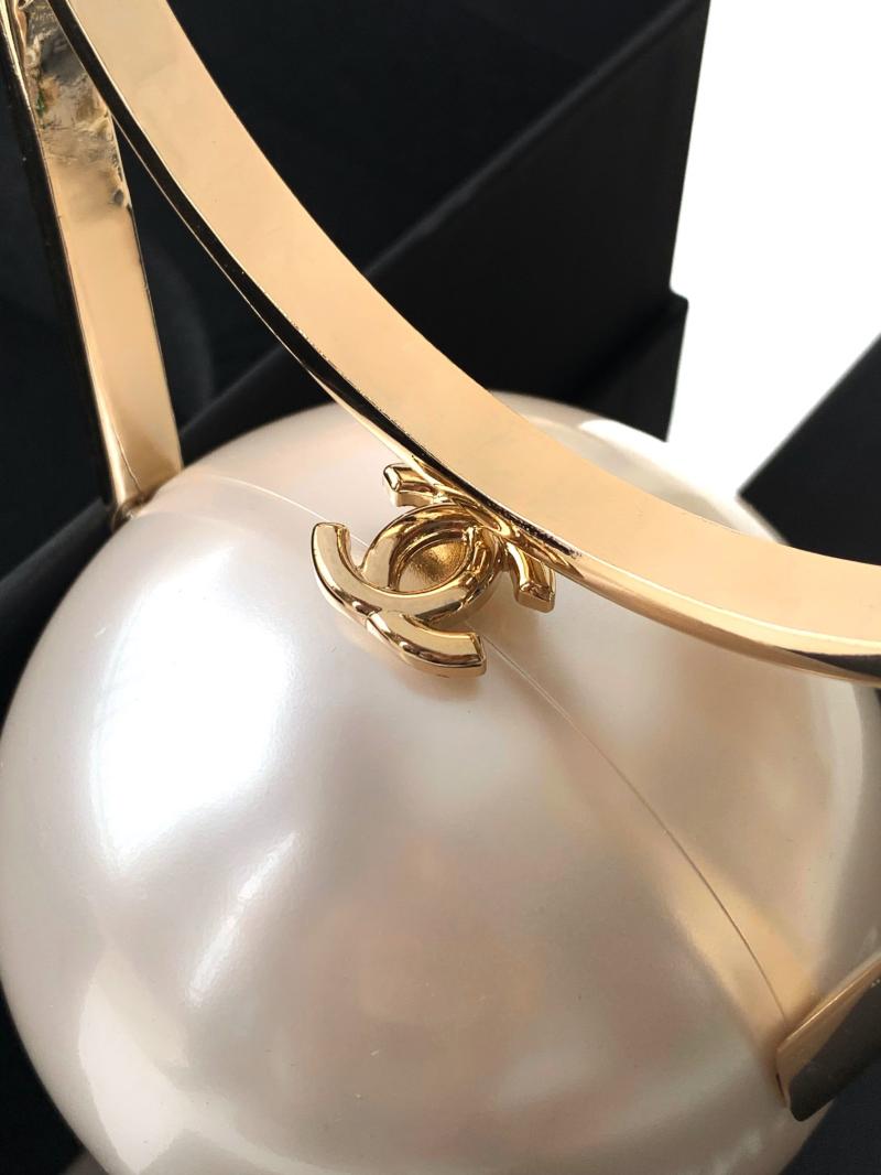 Chanel Pearl Ring Minaudiere AS5706