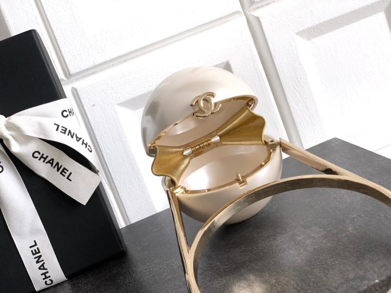 Chanel Pearl Ring Minaudiere AS5706