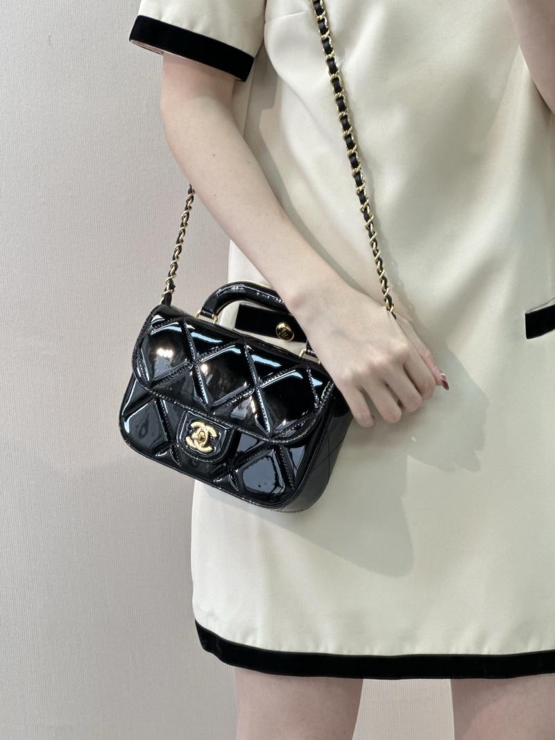 Chanel Small Clutch with Chain Black AP4892