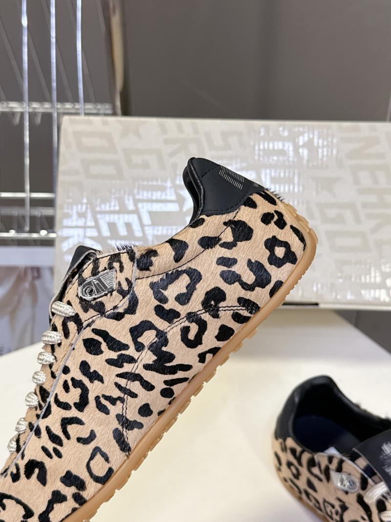 Golden Goose Sneakers SGS101201