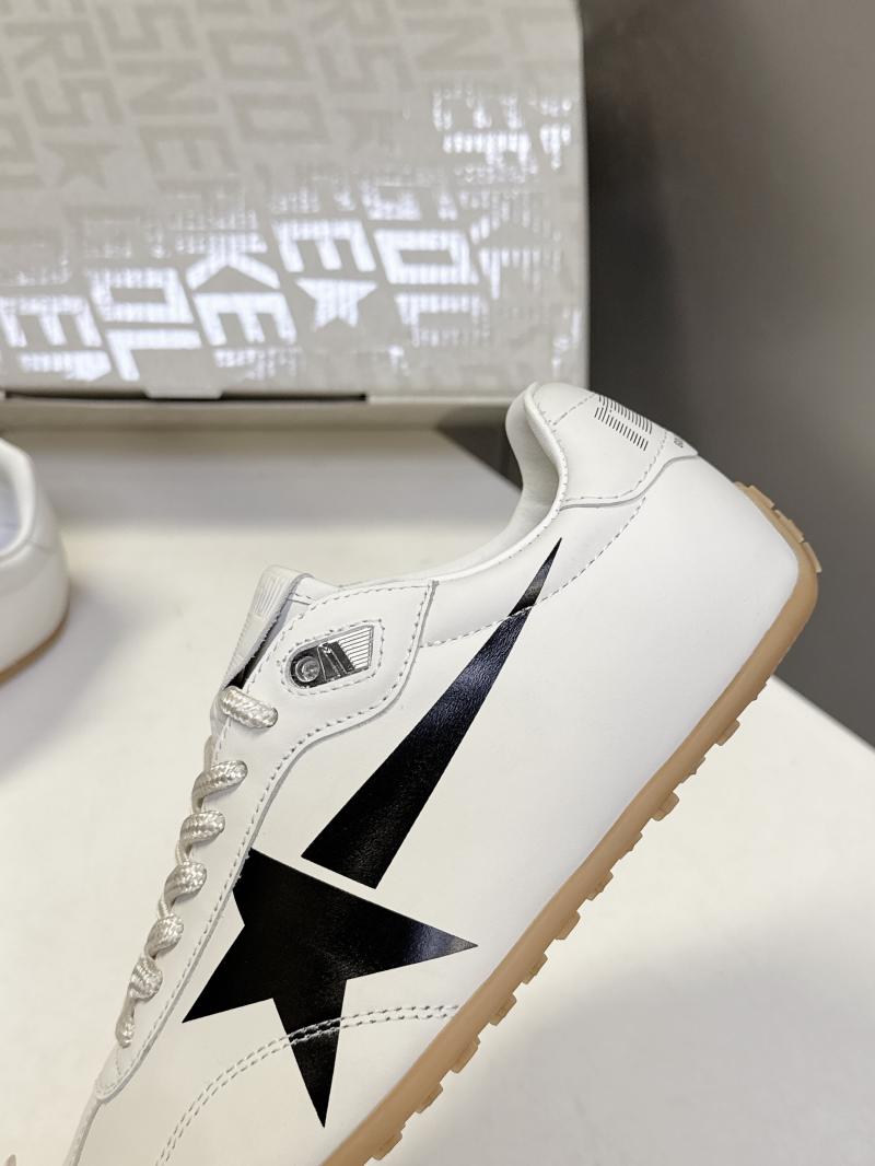 Golden Goose Sneakers SGS101202