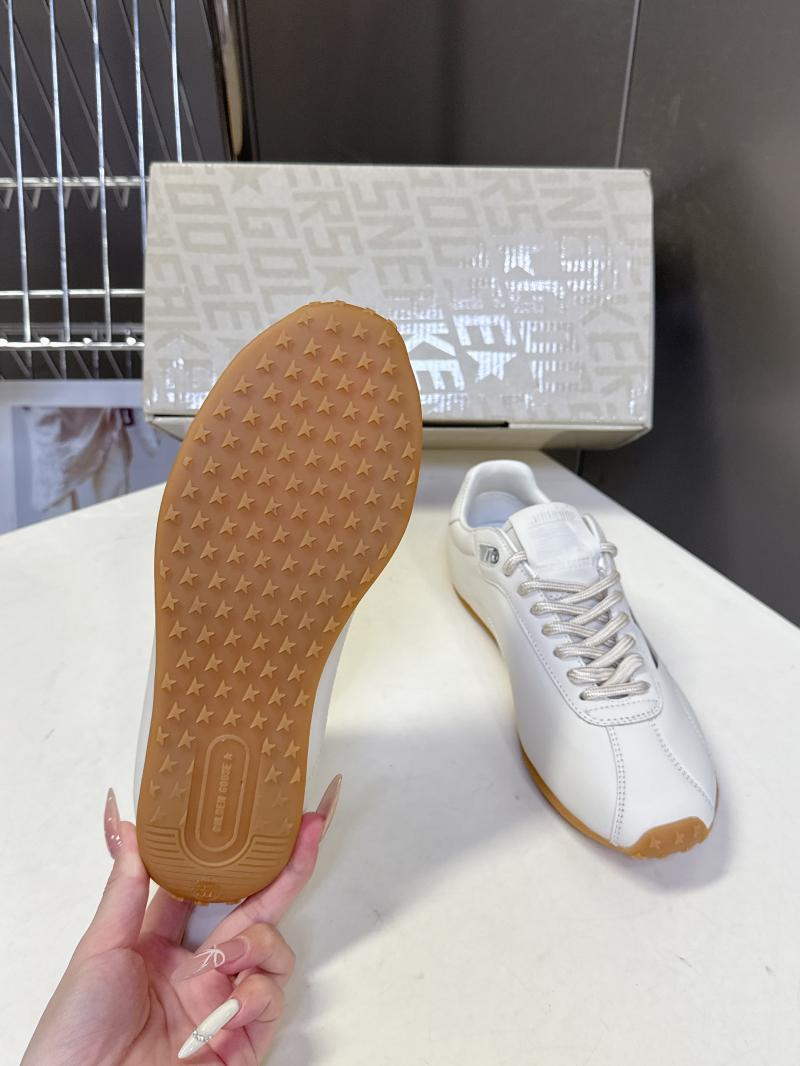 Golden Goose Sneakers SGS101202