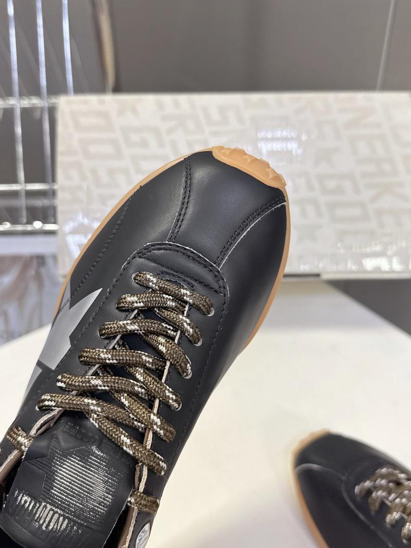 Golden Goose Sneakers SGS101203
