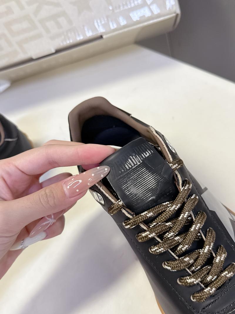 Golden Goose Sneakers SGS101203