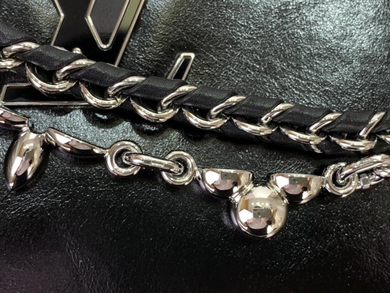 Louis Vuitton Capucines East-West Mini Black M25492