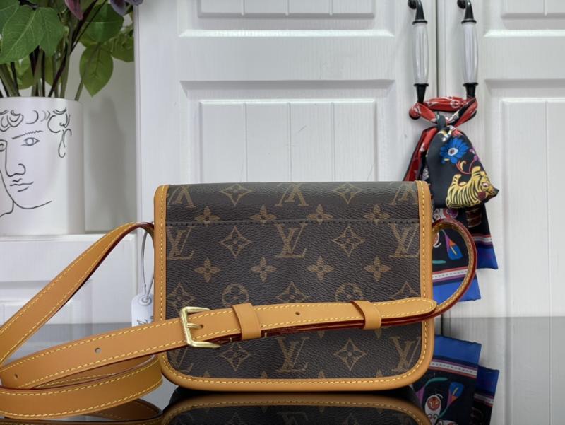 Louis Vuitton Satchel Wearable Wallet M26805