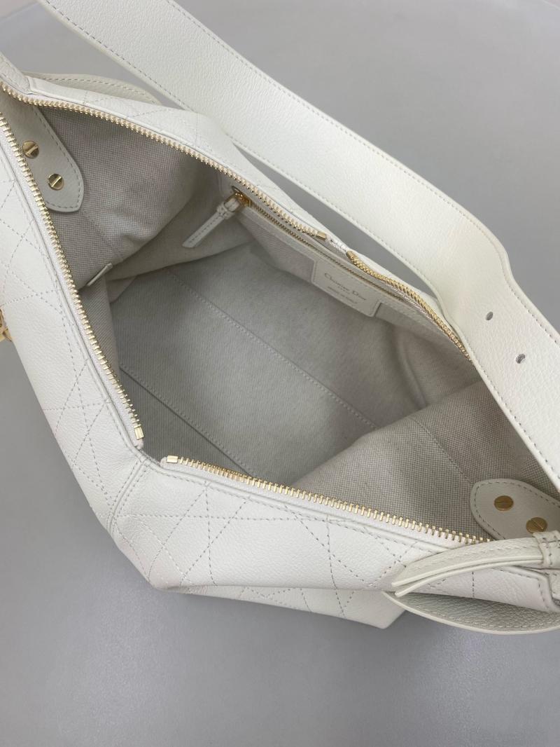 Medium Dior Voyage Bag Cream M2846