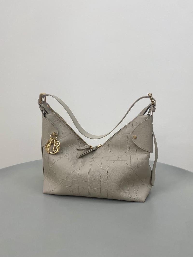 Medium Dior Voyage Bag Powder Beige M2846