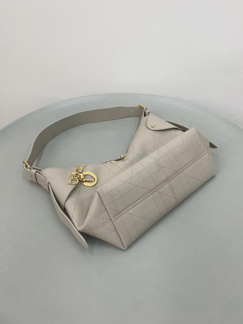 Medium Dior Voyage Bag Powder Beige M2846