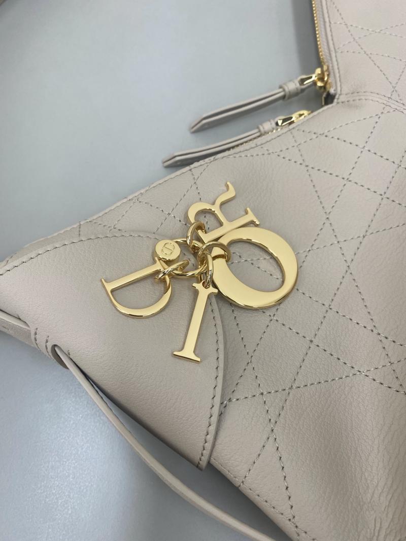 Medium Dior Voyage Bag Powder Beige M2846