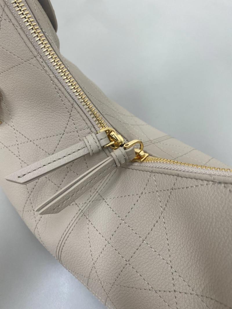 Medium Dior Voyage Bag Powder Beige M2846