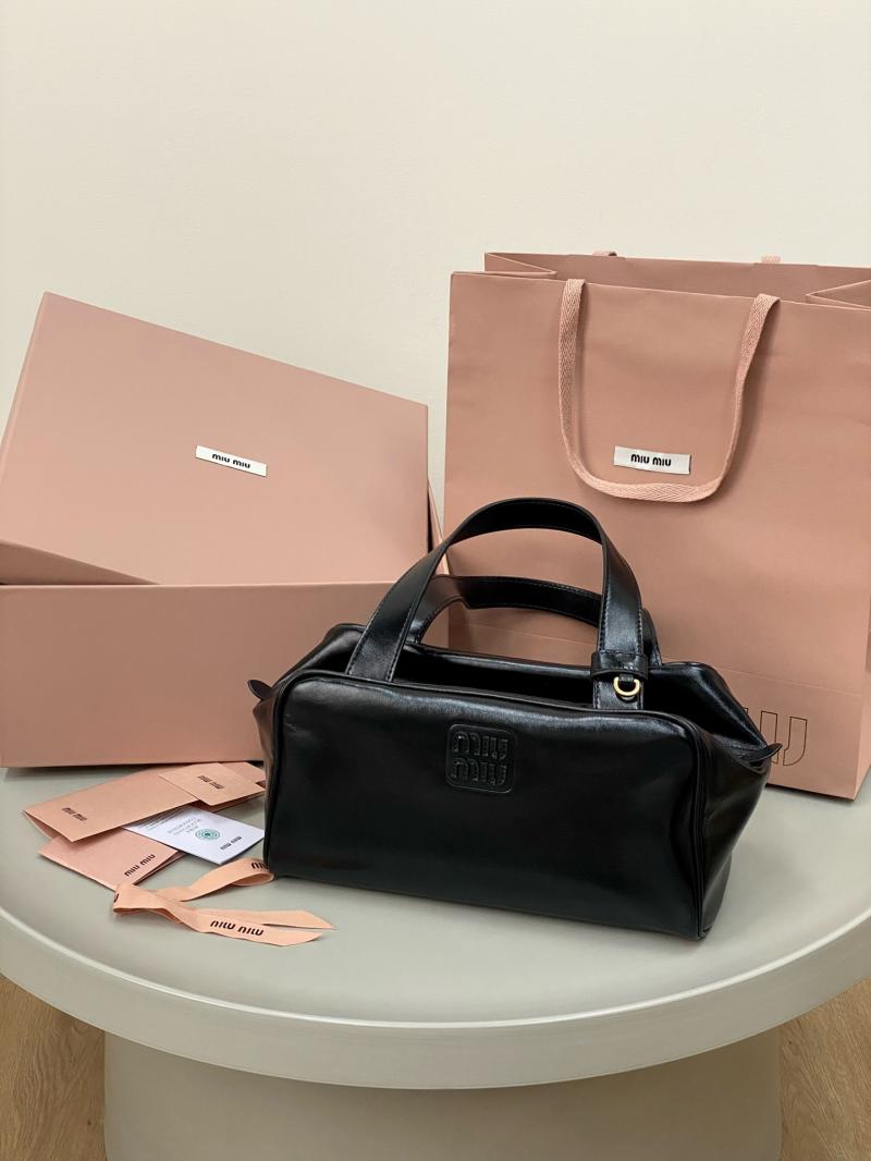 Miu Miu Leather top-handle bag Black 5BB182