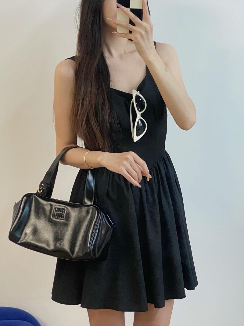 Miu Miu Leather top-handle bag Black 5BB182