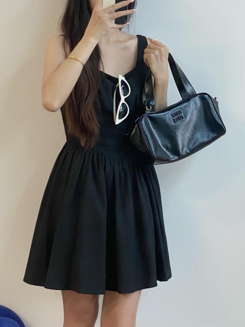 Miu Miu Leather top-handle bag Black 5BB182