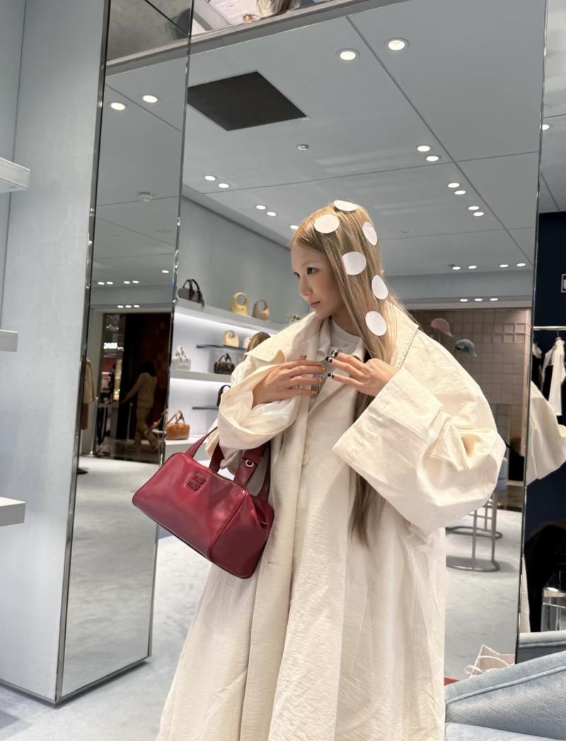 Miu Miu Leather top-handle bag Red 5BB182