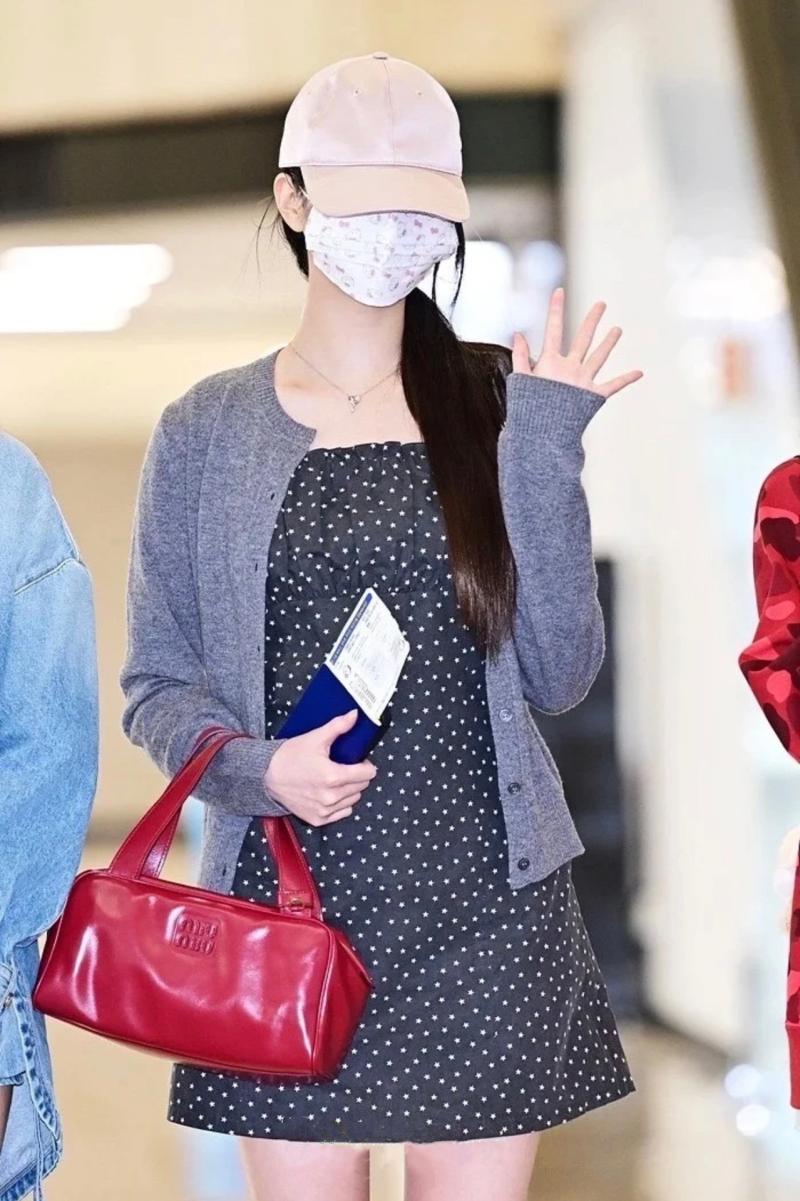 Miu Miu Leather top-handle bag Red 5BB182