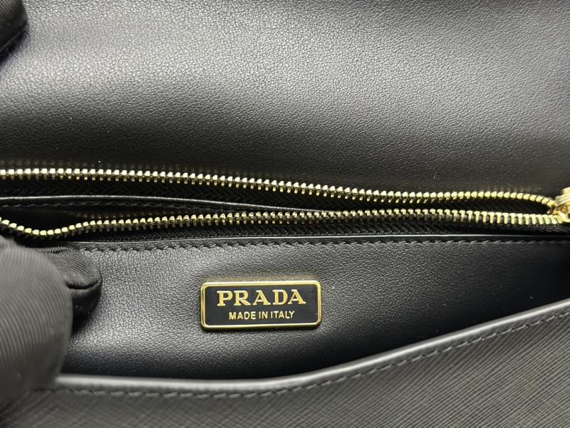Prada Saffiano leather shoulder bag Black 1BD318