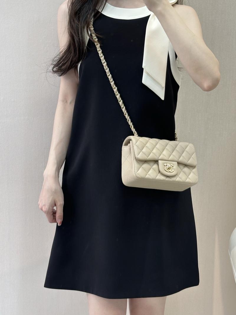 Small Chanel Grained Calfskin Flap Bag Taupe A01116