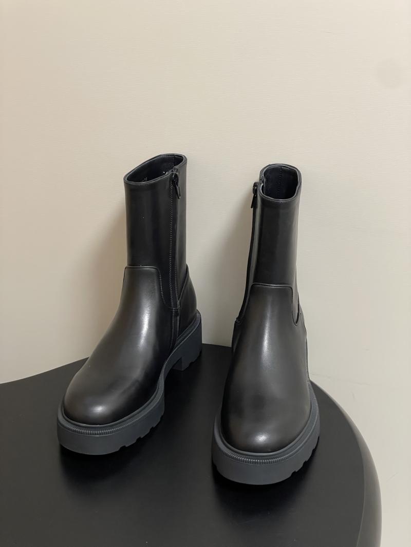 The Row Leather Boots STB92801