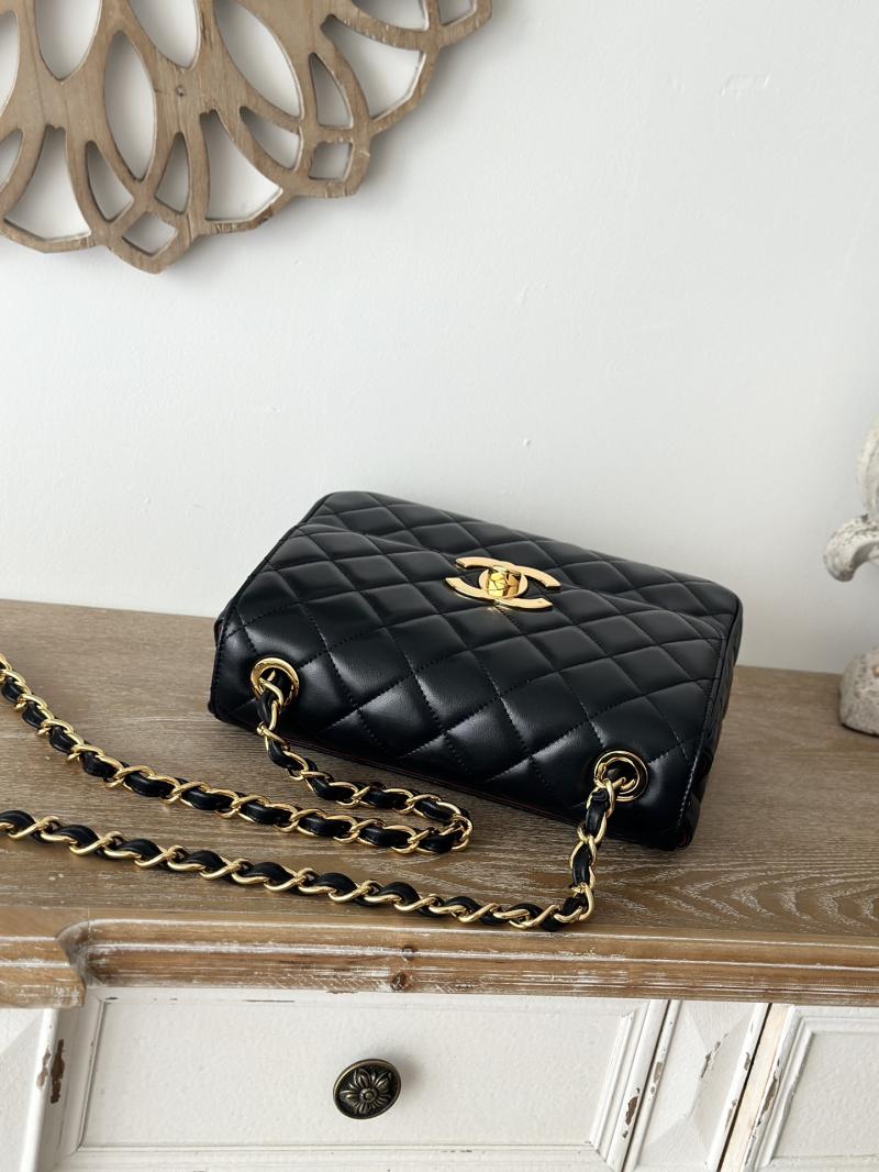 Vintage Chanel Lambskin Flap Bag Black A2218