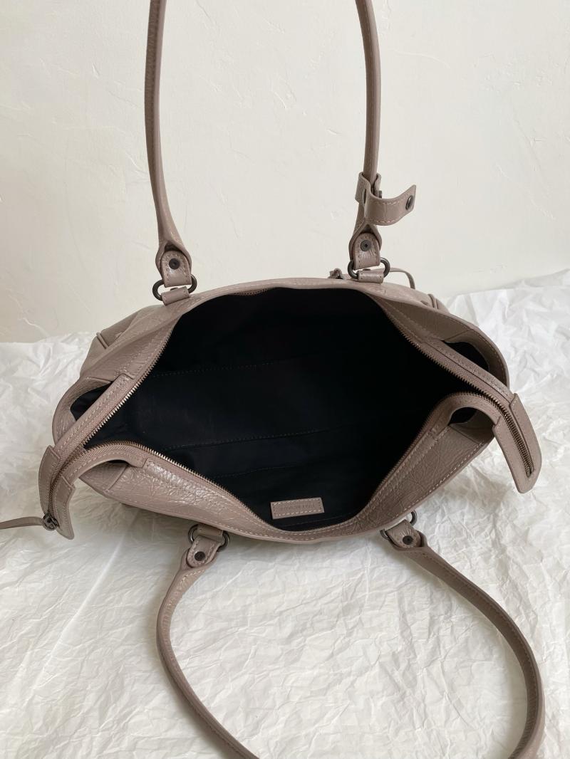 Balenciaga East-west Le City Bag Sesame 845704