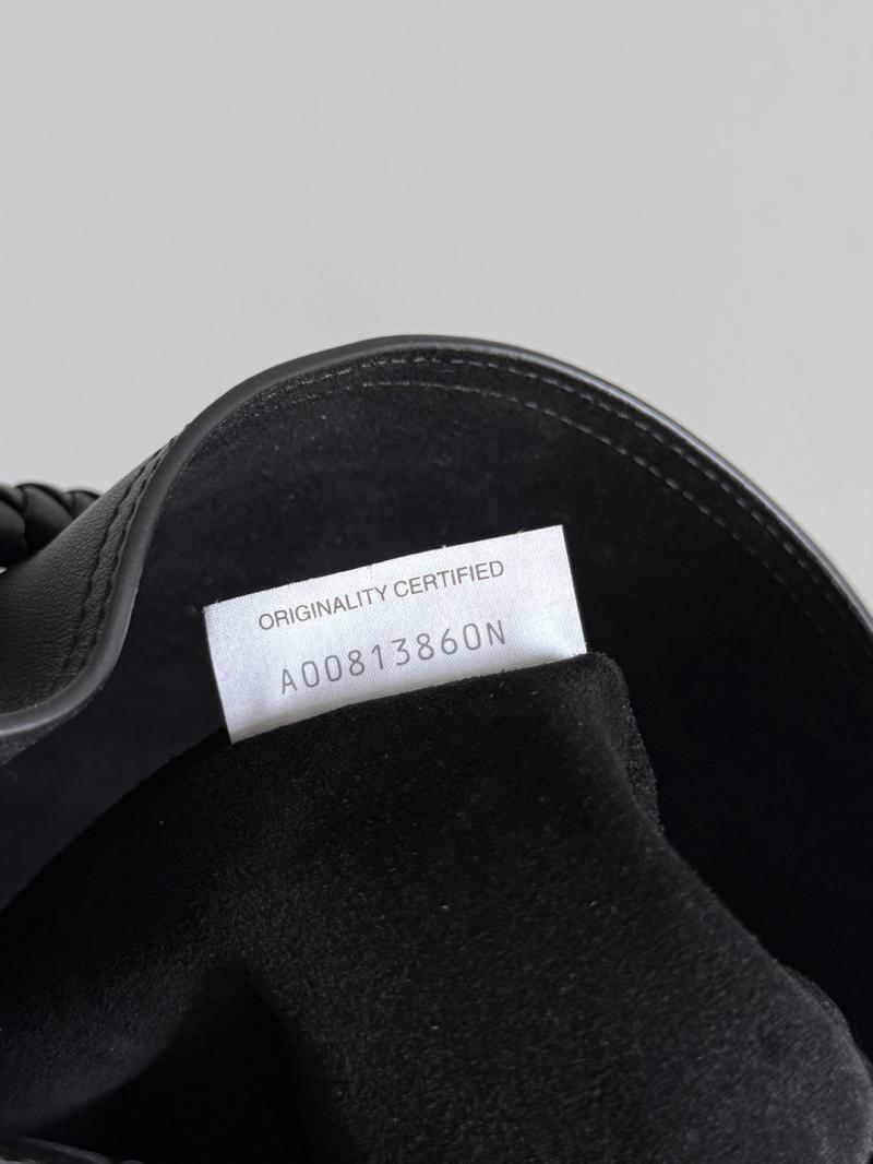 Bottega Veneta Andiamo Bucket Black 844169