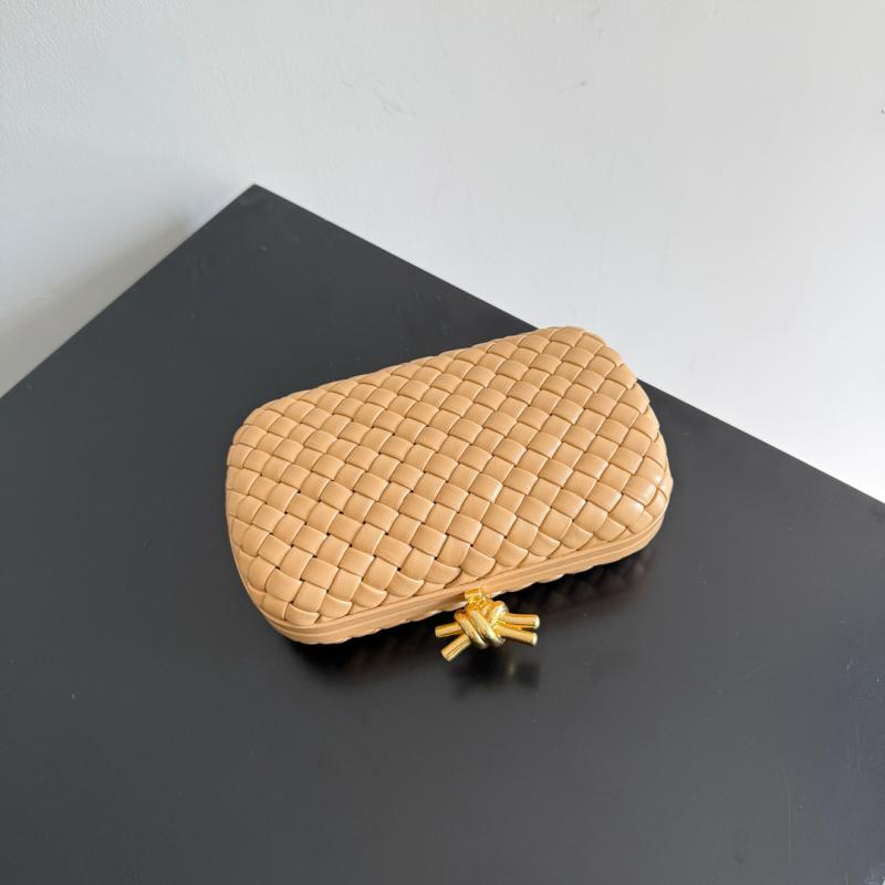Bottega Veneta Classic Knot Clutch Almond B717622