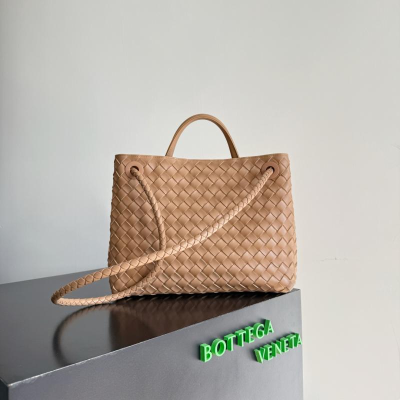 Bottega Veneta Medium Andiamo Light Brown B743572