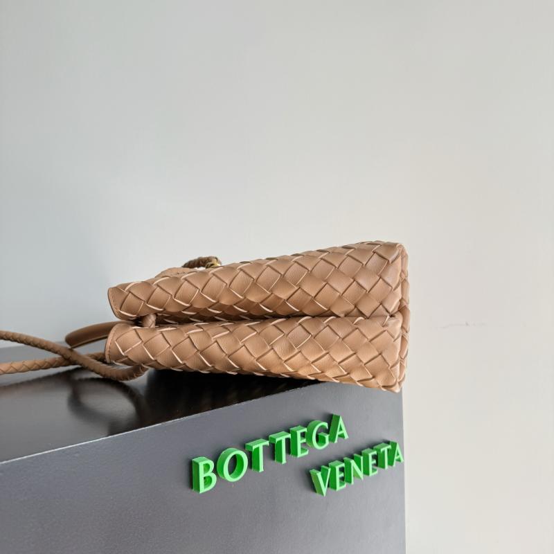 Bottega Veneta Medium Andiamo Light Brown B743572