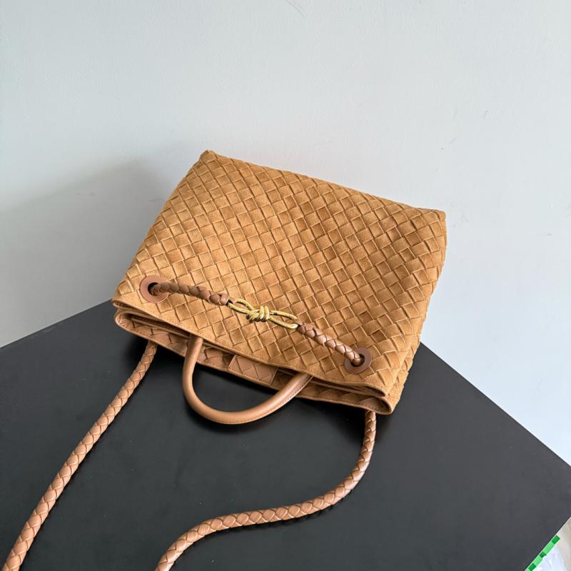 Bottega Veneta Suede Medium Andiamo Amber B743572