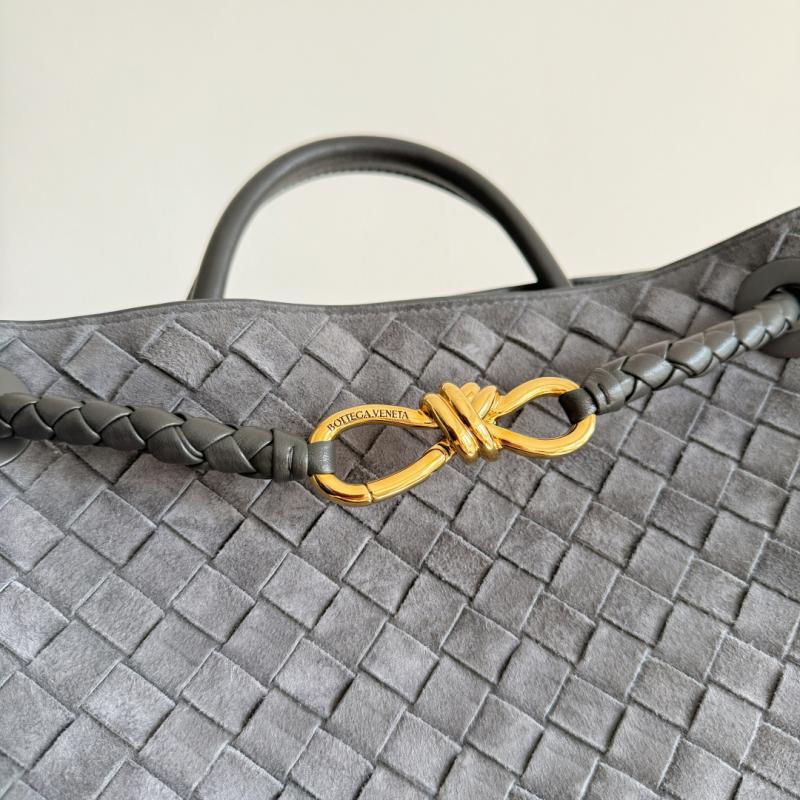 Bottega Veneta Suede Medium Andiamo Graphite B743572