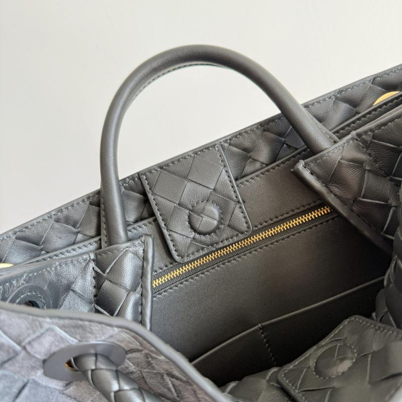 Bottega Veneta Suede Medium Andiamo Graphite B743572