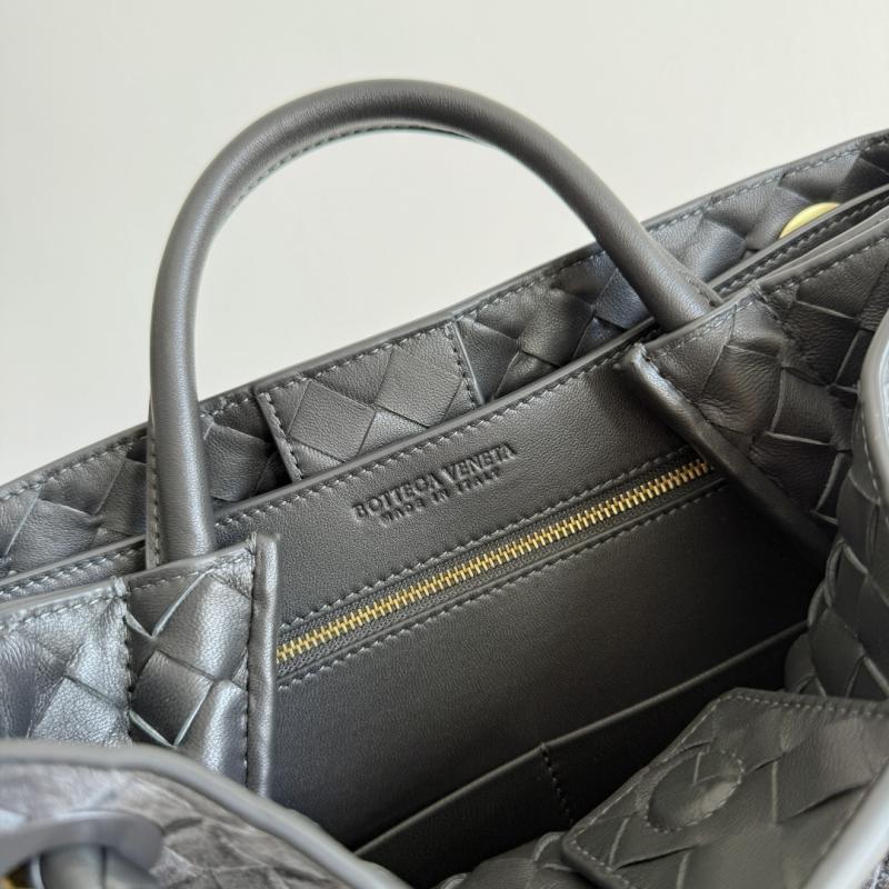 Bottega Veneta Suede Medium Andiamo Graphite B743572