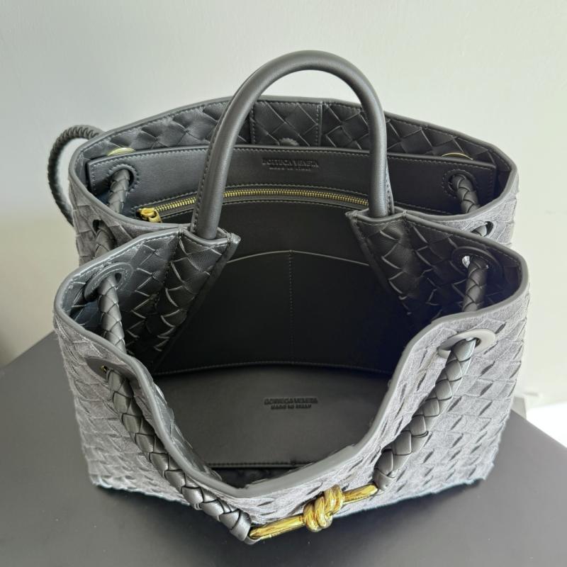 Bottega Veneta Suede Medium Andiamo Graphite B743572