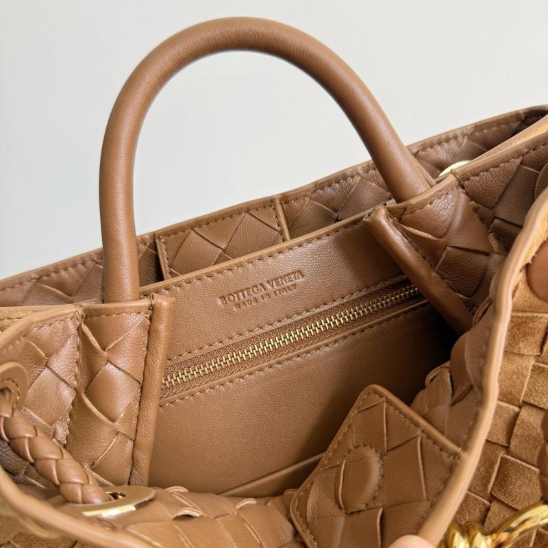 Bottega Veneta Suede Small Andiamo Amber B743568