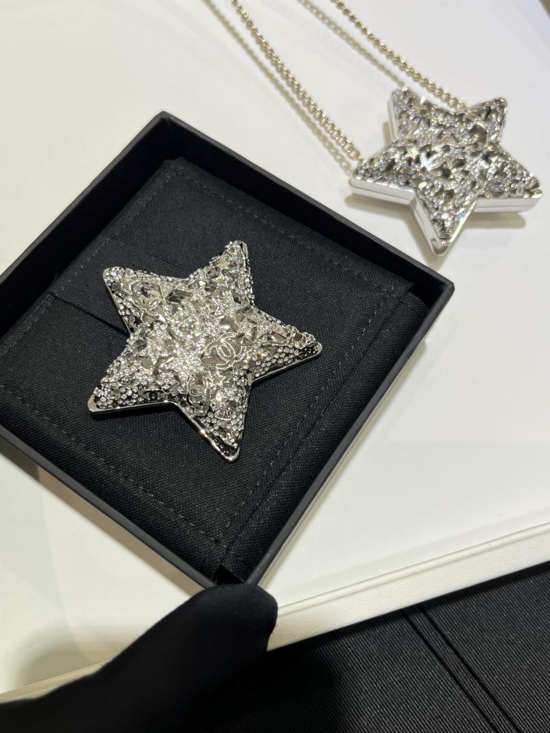 Chanel Brooch YCB102501
