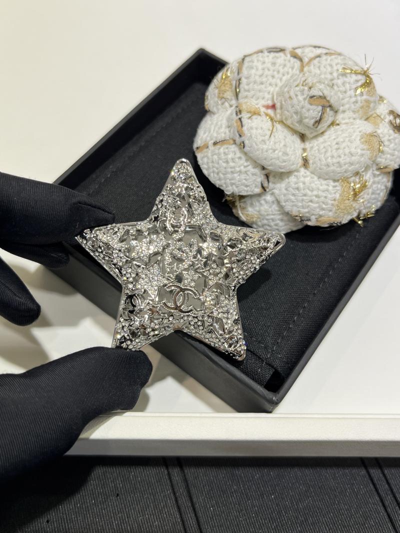Chanel Brooch YCB102501