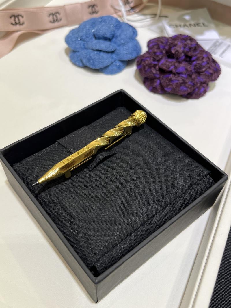 Chanel Brooch YCB102901