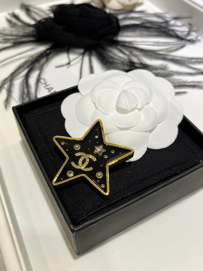 Chanel Brooch YCB111202